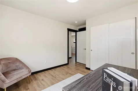 14504 17th Avenue W Lynnwood WA 98087