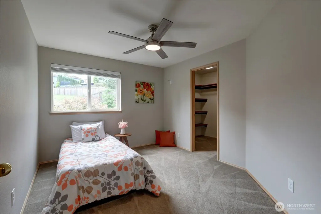 34829 7th Avenue SW Federal Way WA 98023