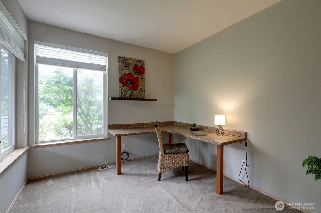 34829 7th Avenue SW Federal Way WA 98023