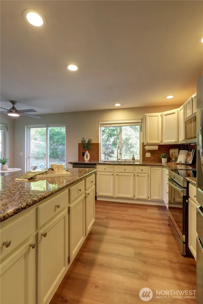 34829 7th Avenue SW Federal Way WA 98023
