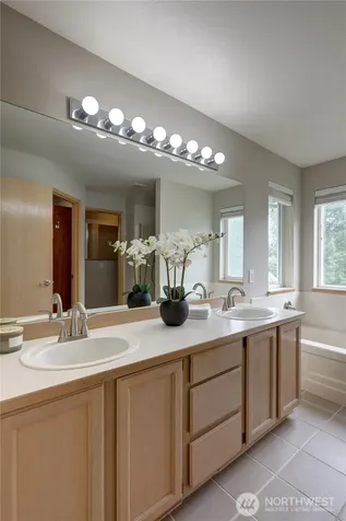 34829 7th Avenue SW Federal Way WA 98023
