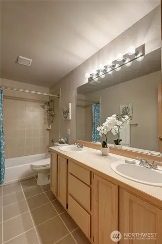 34829 7th Avenue SW Federal Way WA 98023