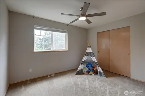 34829 7th Avenue SW Federal Way WA 98023