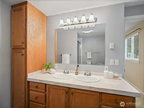 17649 SE 297th Place Kent WA 98042