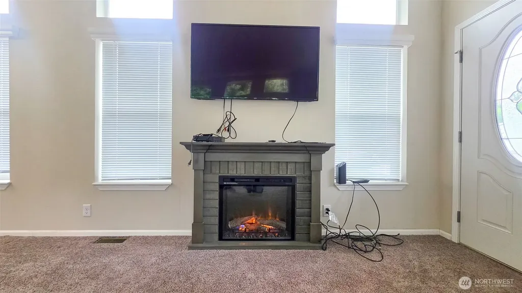 1019 Stanford Drive Cosmopolis WA 98537