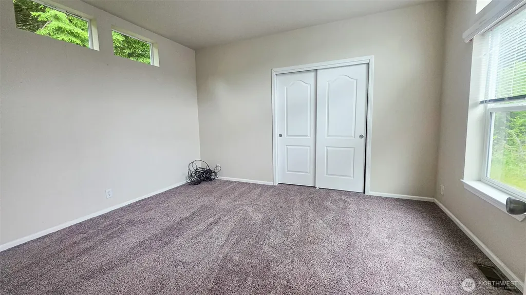 1019 Stanford Drive Cosmopolis WA 98537