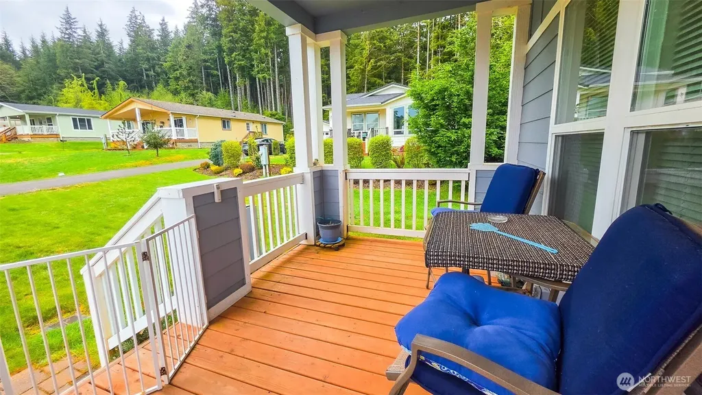 1019 Stanford Drive Cosmopolis WA 98537