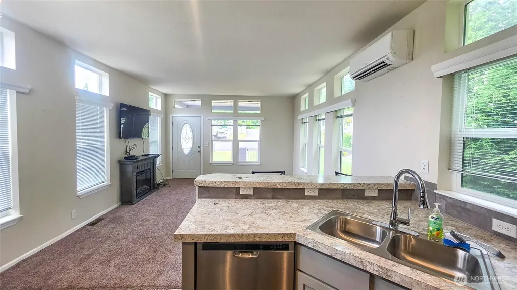 1019 Stanford Drive Cosmopolis WA 98537