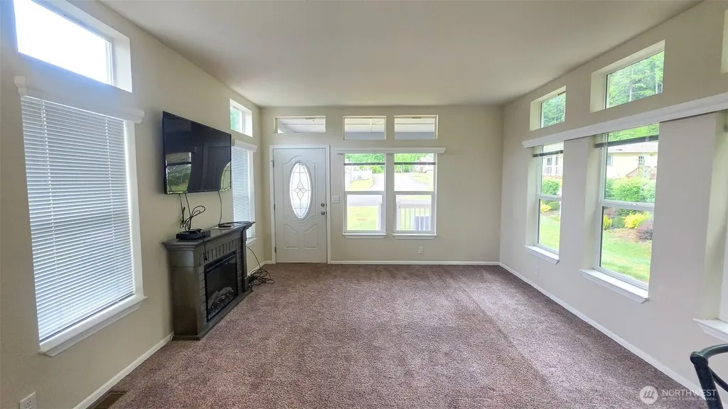 1019 Stanford Drive Cosmopolis WA 98537