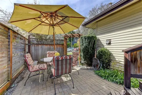 610 27th Avenue E Seattle WA 98112