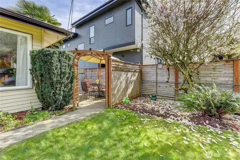 610 27th Avenue E Seattle WA 98112