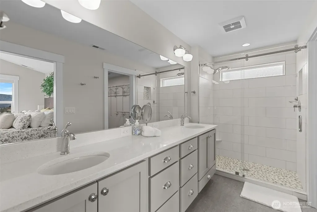 122 Lookout Way Chelan WA 98816