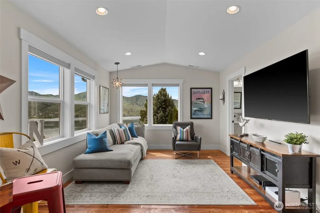 122 Lookout Way Chelan WA 98816