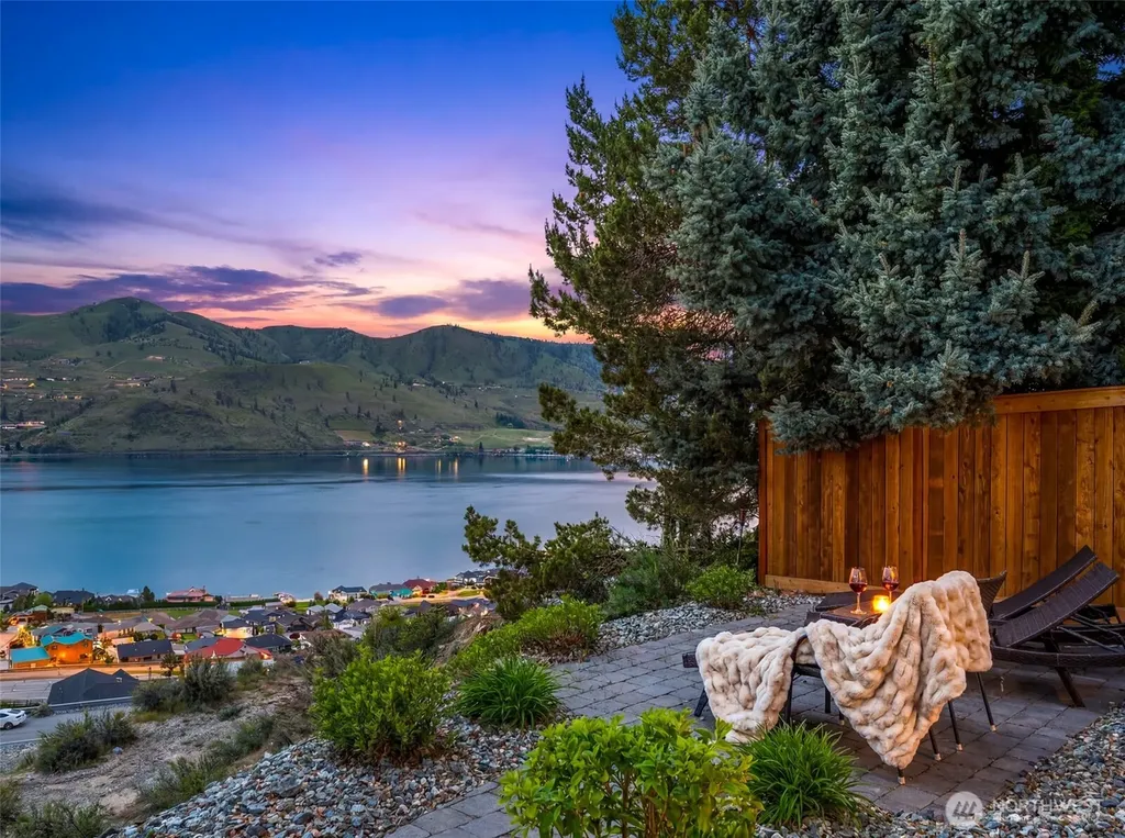 122 Lookout Way Chelan WA 98816