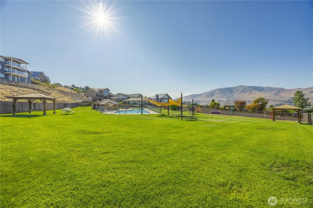 122 Lookout Way Chelan WA 98816