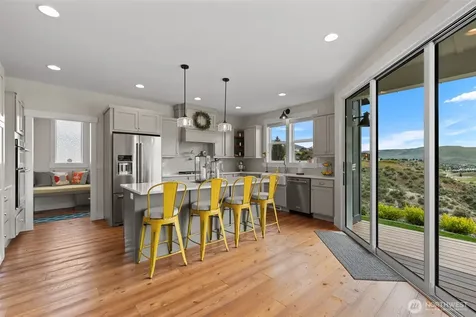 122 Lookout Way Chelan WA 98816