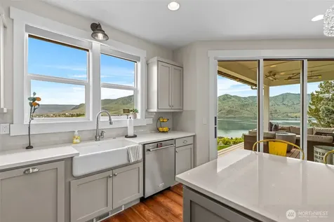 122 Lookout Way Chelan WA 98816