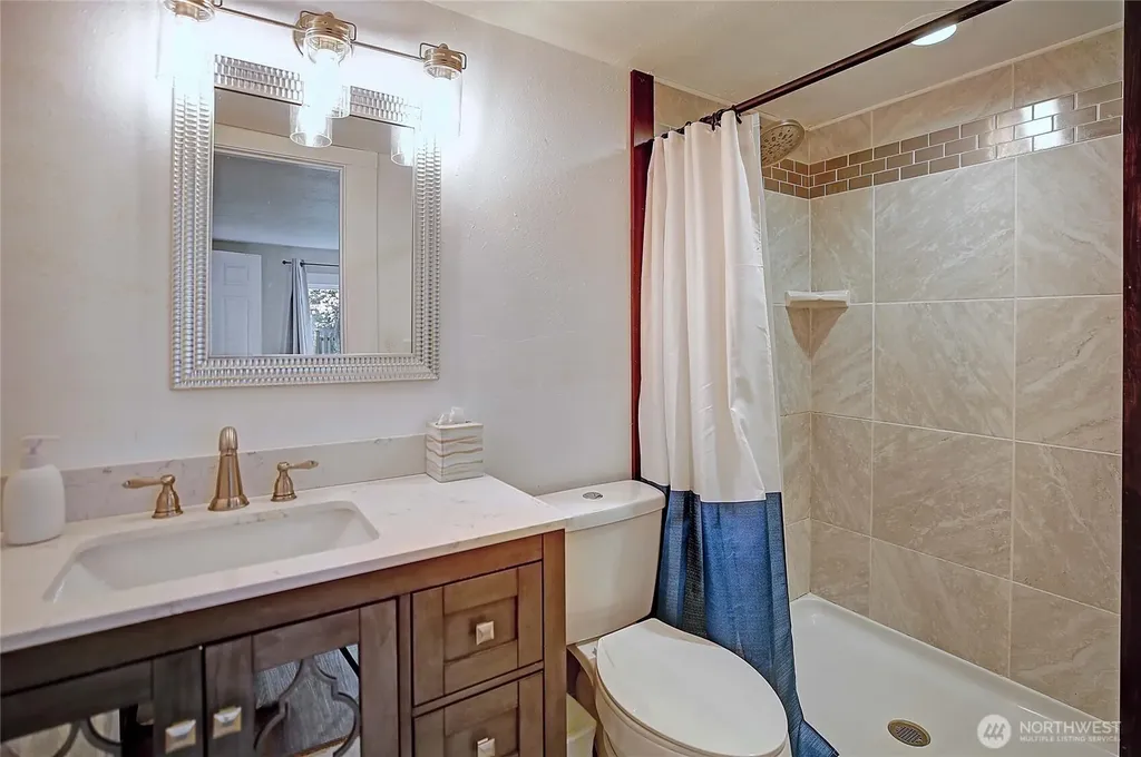1320 Swantown Road Oak Harbor WA 98277