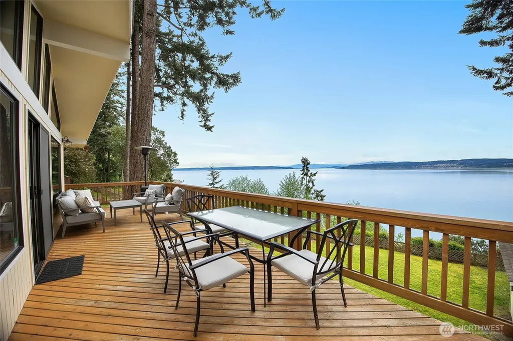 285 Harrington Coupeville WA 98239