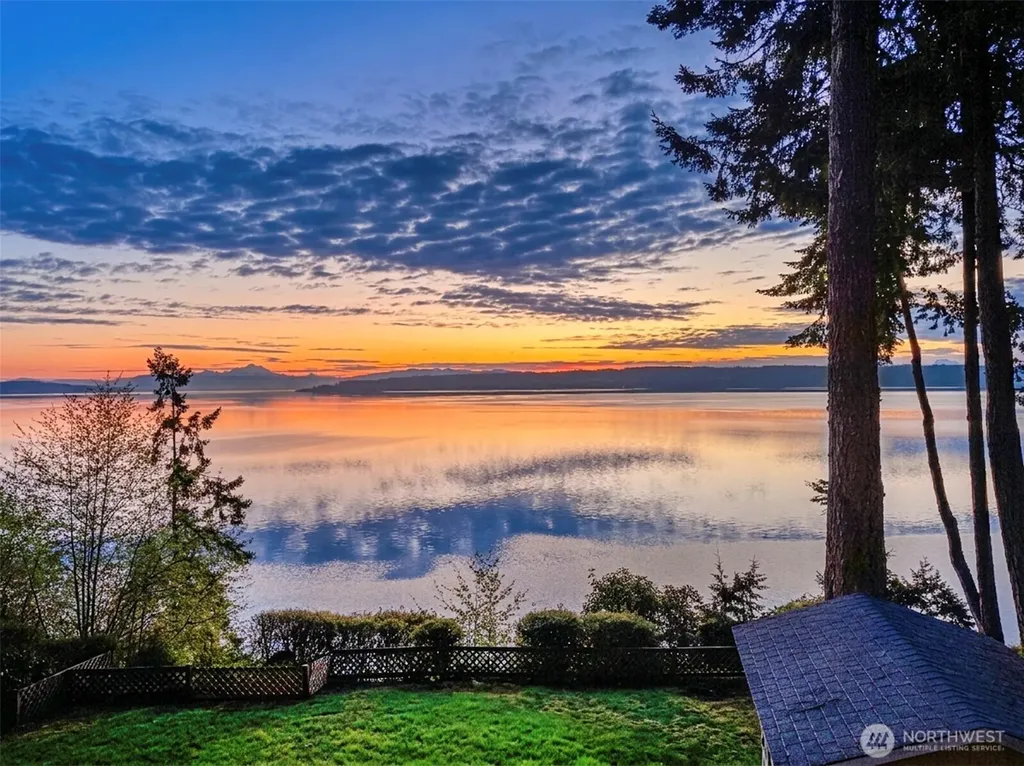 285 Harrington Coupeville WA 98239