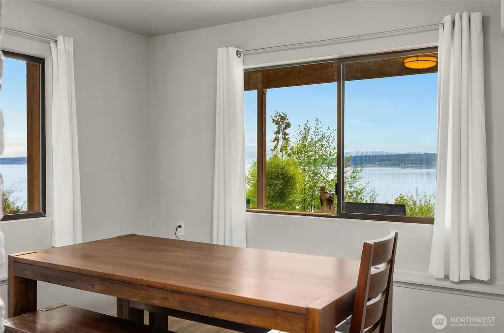 285 Harrington Coupeville WA 98239