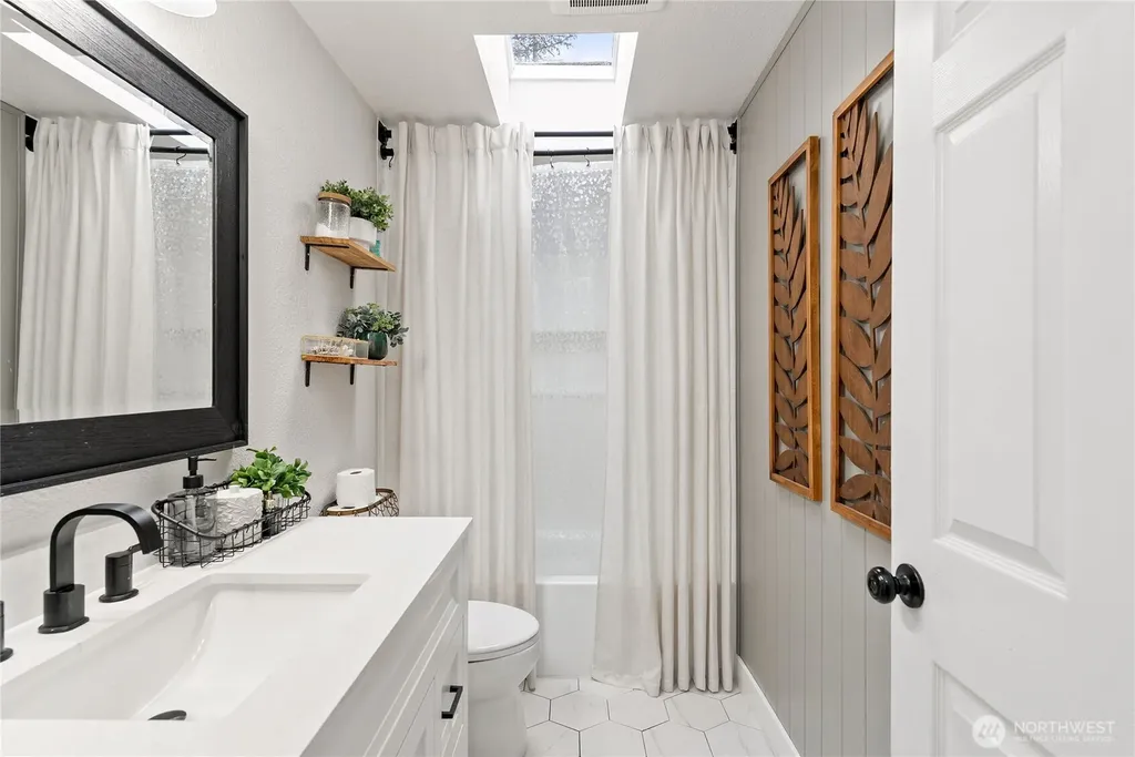 6615 Silver Springs Drive NW Gig Harbor WA 98335