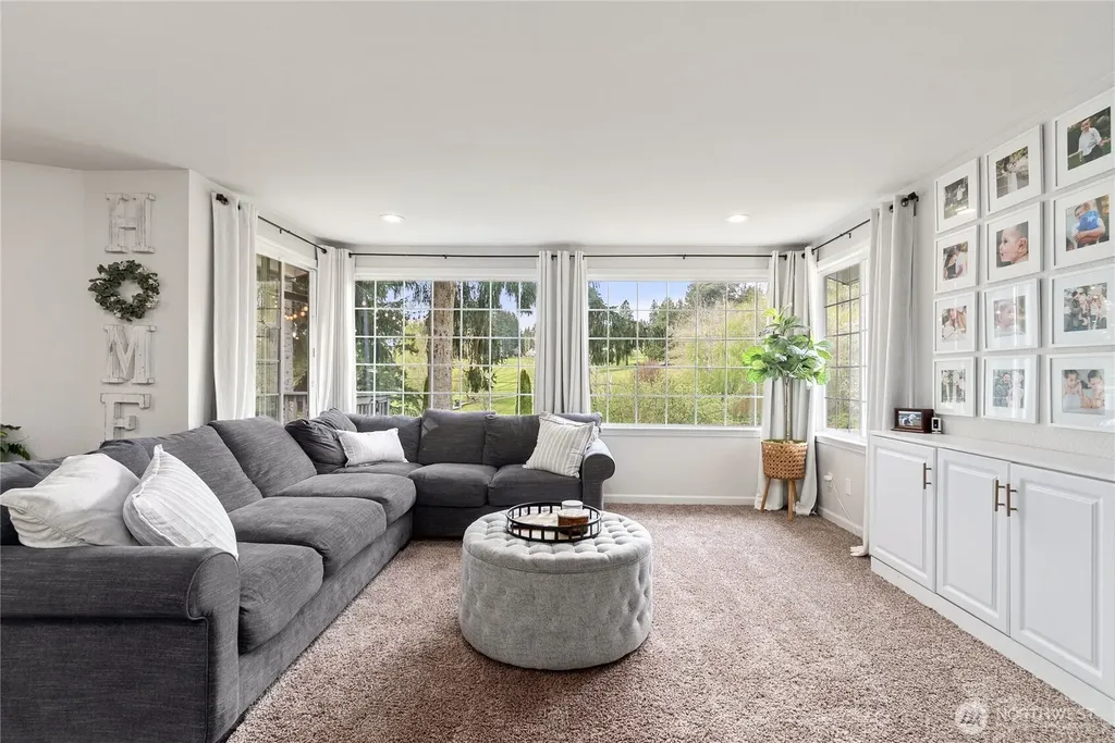 6615 Silver Springs Drive NW Gig Harbor WA 98335