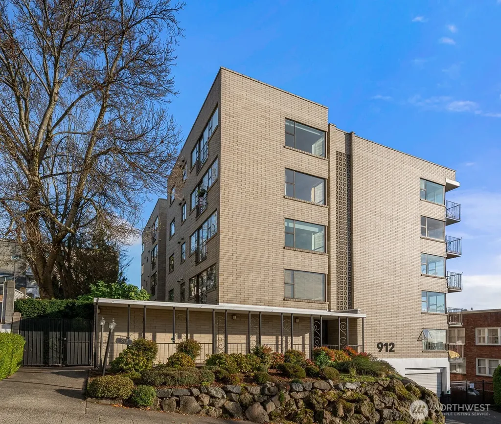 912 3rd Avenue W Seattle WA 98119