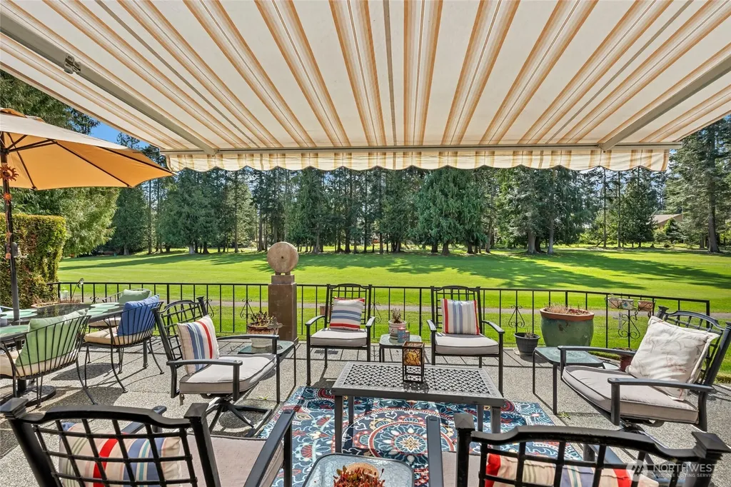 302 Foursome Drive Sequim WA 98382