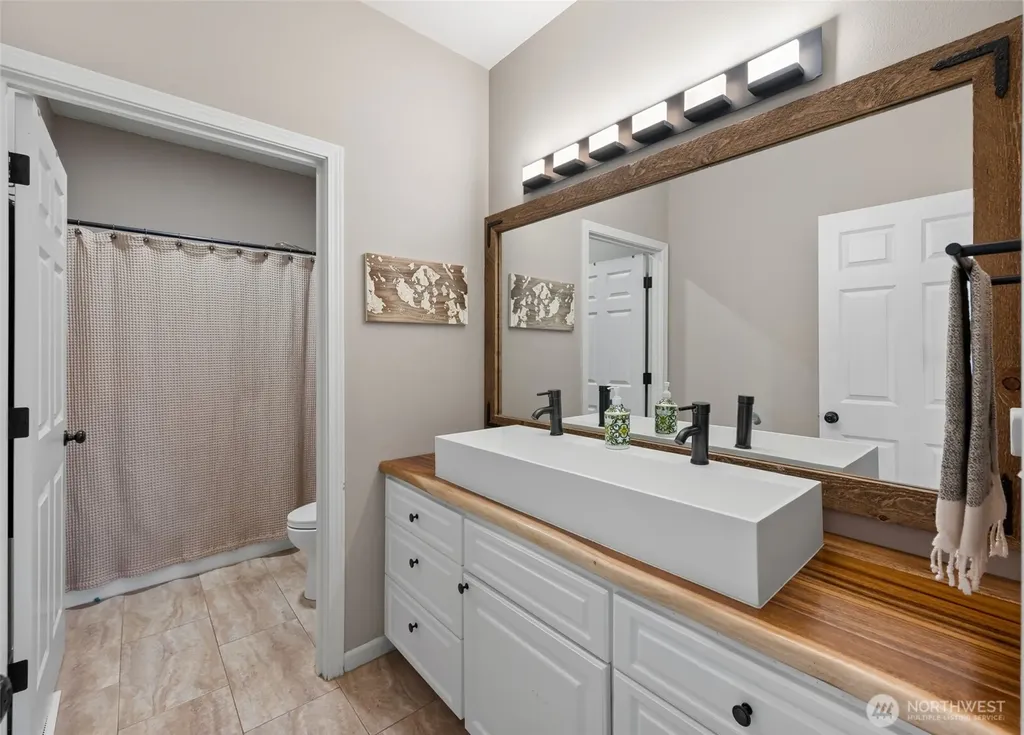 3713 Cedar Glen Way Anacortes WA 98221