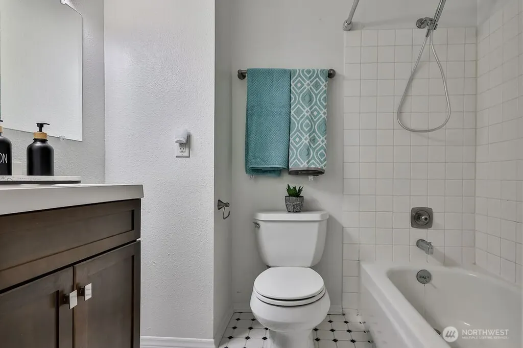 1555 Union Avenue NE Renton WA 98059