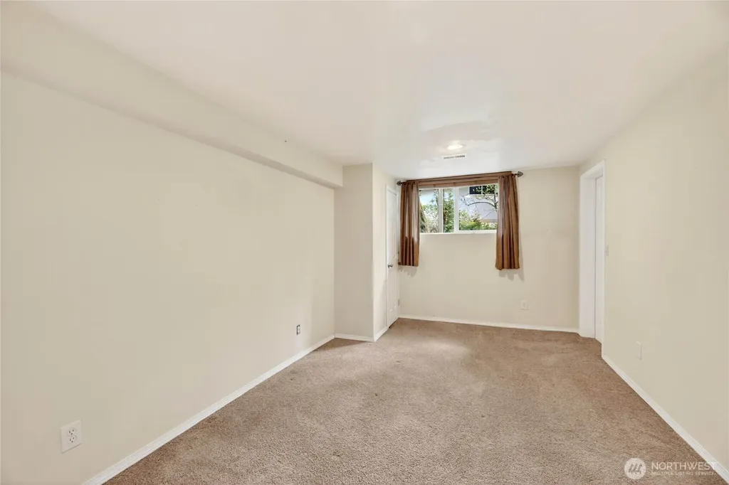 13459 SE 250th Court Kent WA 98042