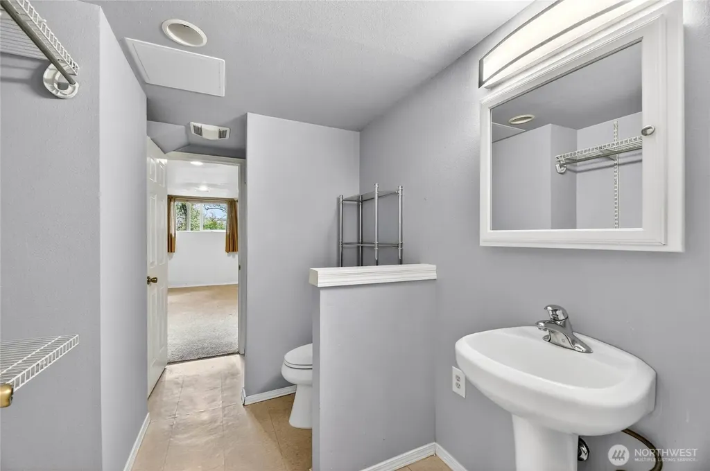 13459 SE 250th Court Kent WA 98042
