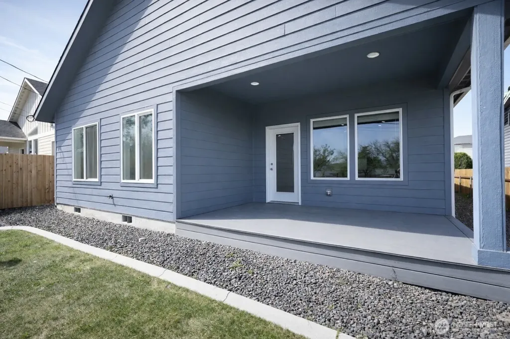 22 S Fir Street Soap Lake WA 98851