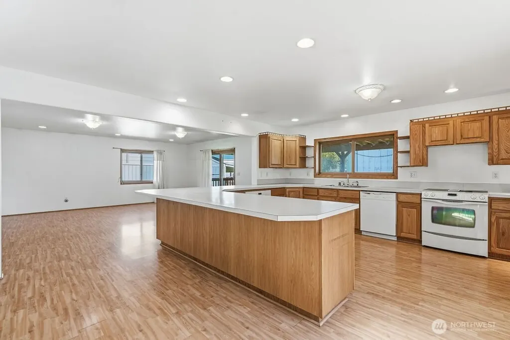 156 Williams Avenue Kelso WA 98626