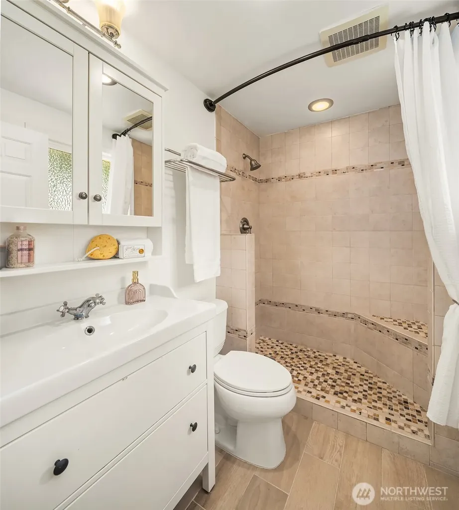12817 SE 186th Place Renton WA 98058