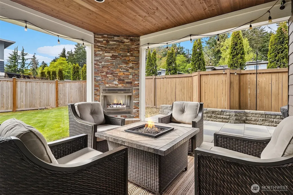 23704 105th Place W Edmonds WA 98020