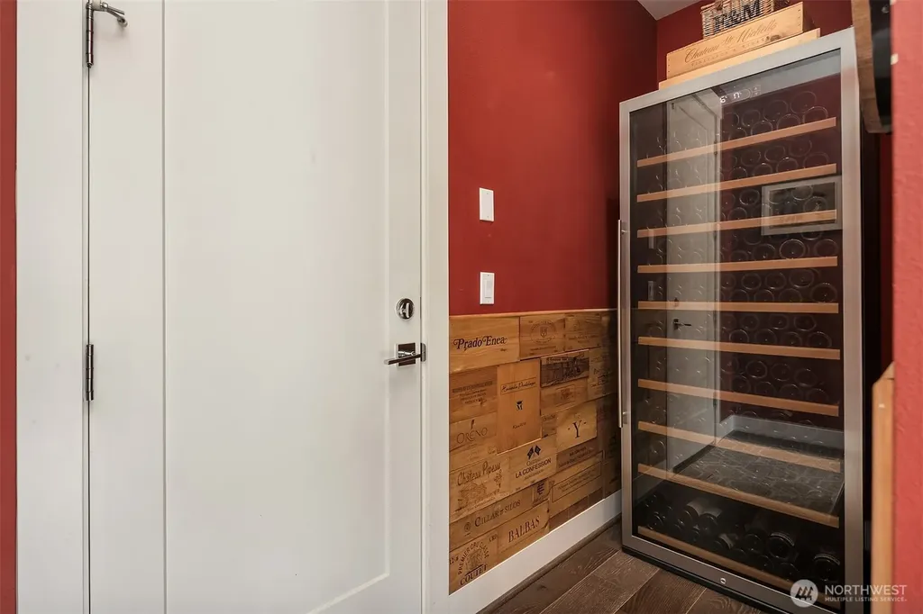 23704 105th Place W Edmonds WA 98020