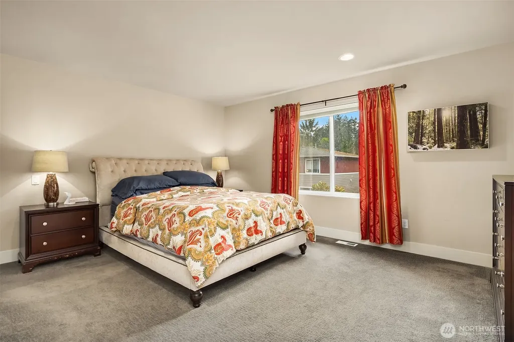 23704 105th Place W Edmonds WA 98020