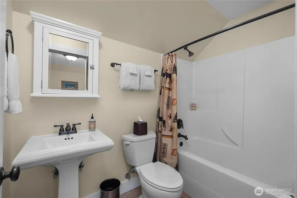 18 Primrose Lane Pacific Beach WA 98571