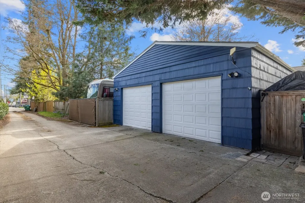 10532 Evanston Avenue N Seattle WA 98133