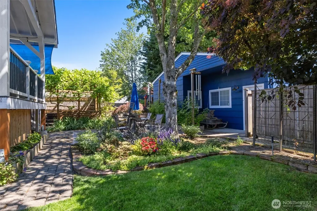 10532 Evanston Avenue N Seattle WA 98133