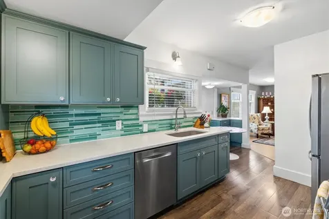 10532 Evanston Avenue N Seattle WA 98133
