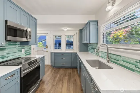 10532 Evanston Avenue N Seattle WA 98133
