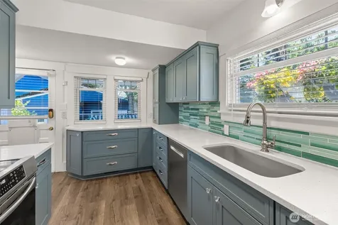 10532 Evanston Avenue N Seattle WA 98133