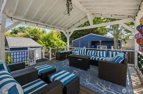 10532 Evanston Avenue N Seattle WA 98133