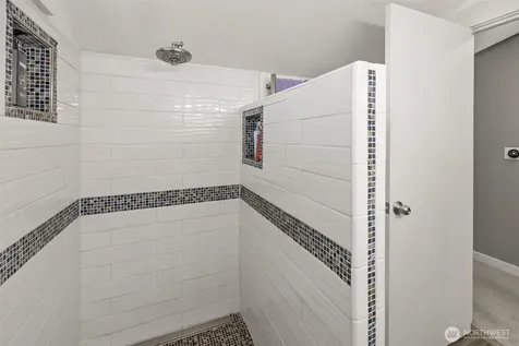 10532 Evanston Avenue N Seattle WA 98133