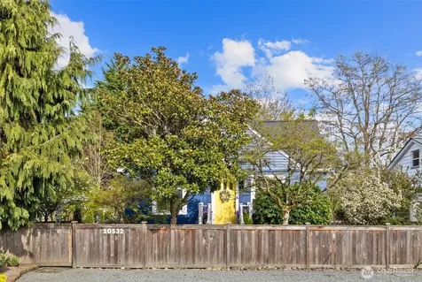 10532 Evanston Avenue N Seattle WA 98133