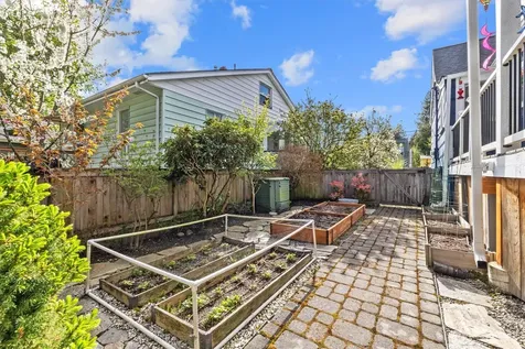 10532 Evanston Avenue N Seattle WA 98133