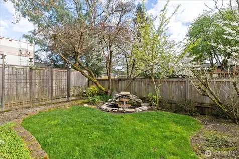 10532 Evanston Avenue N Seattle WA 98133